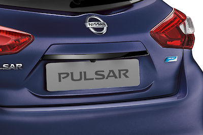 РУЧКА КРЫШКИ БАГАЖНИКА, ЧЕРНАЯ Z11 NISSAN PULSAR